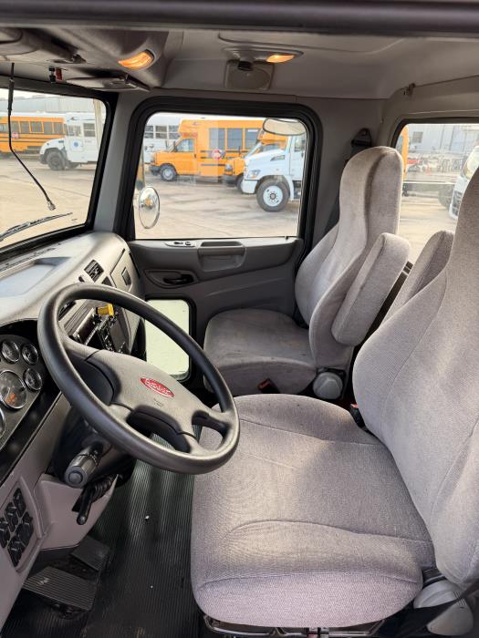 2018 Peterbilt 348-13