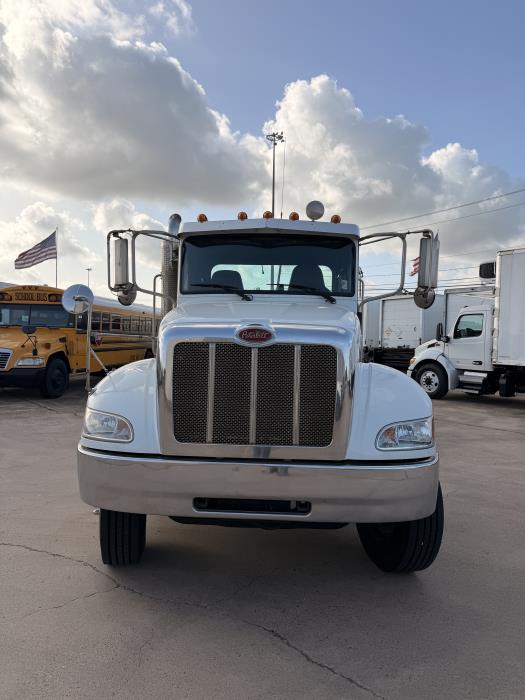 2018 Peterbilt 348-2