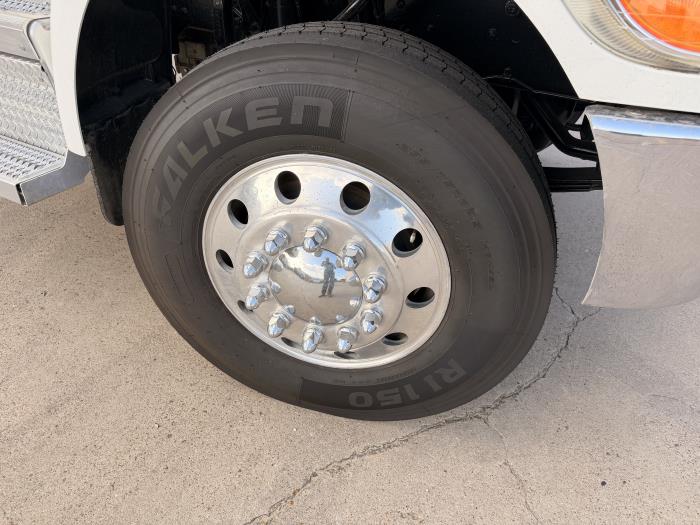 2018 Peterbilt 348-9