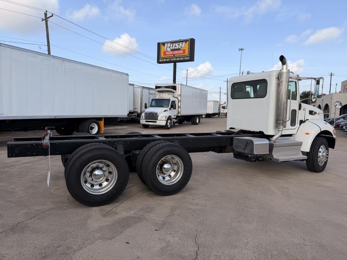 2018 Peterbilt 348-4
