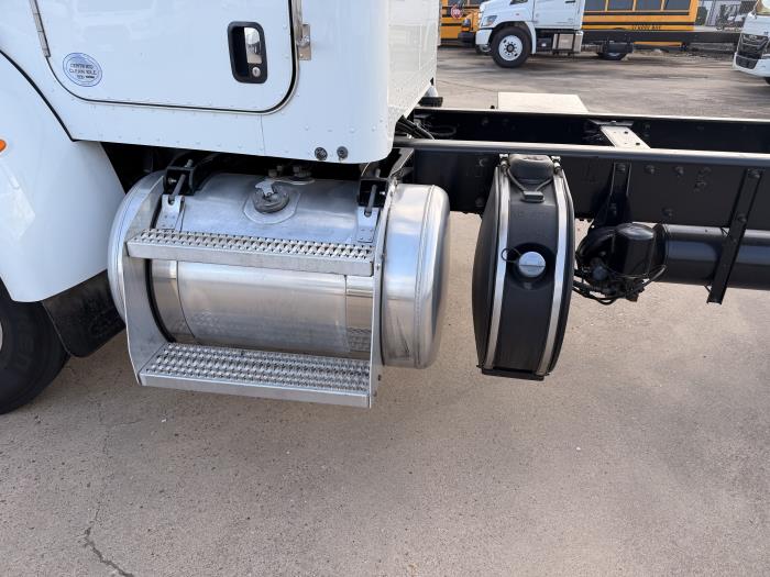 2018 Peterbilt 348-7