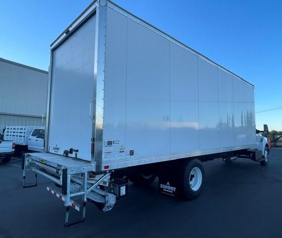 2027 Ford F-650-4