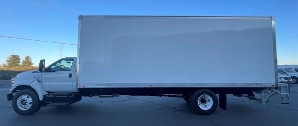 2027 Ford F-650-13
