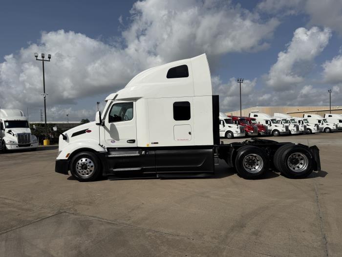 2022 Peterbilt 579-1