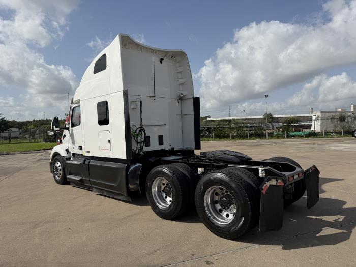 2022 Peterbilt 579-2