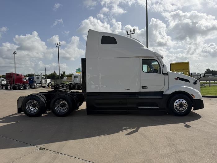 2022 Peterbilt 579-5