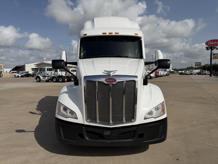 2022 Peterbilt 579-7