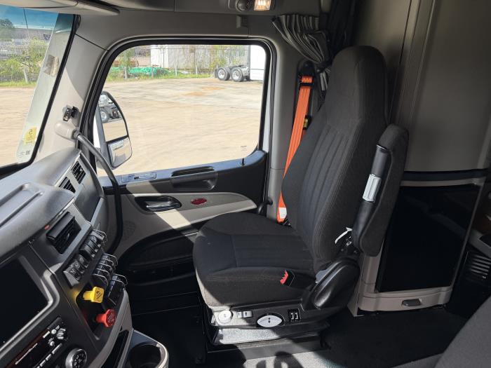 2022 Peterbilt 579-24