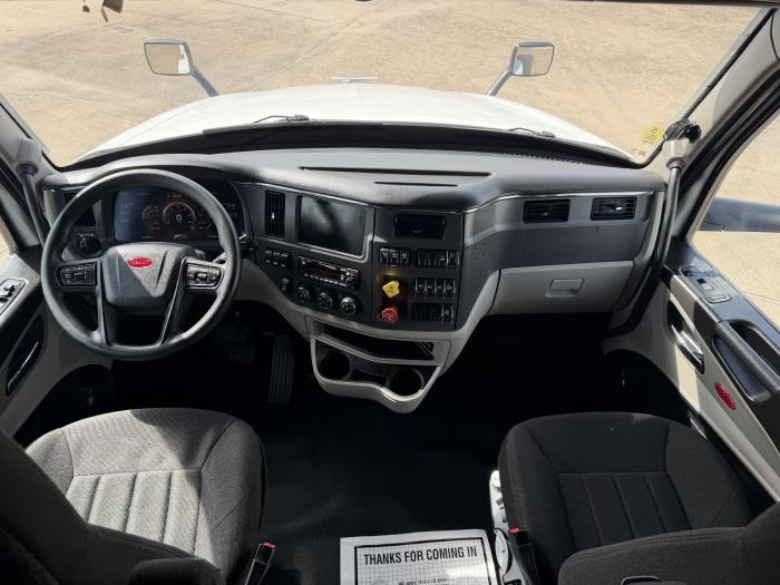 2022 Peterbilt 579-34