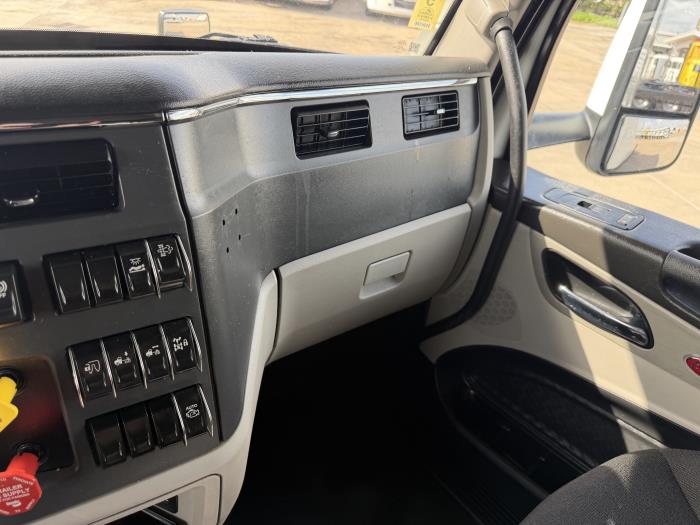 2022 Peterbilt 579-35