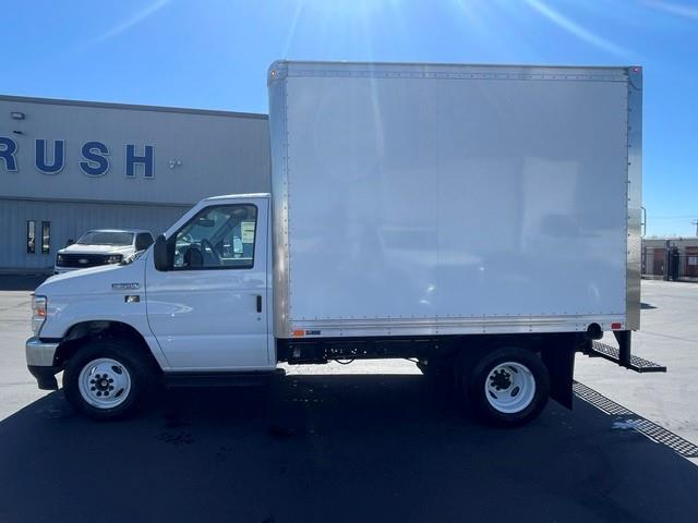 2027 Ford E-350-3
