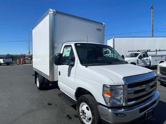 2027 Ford E-350-2