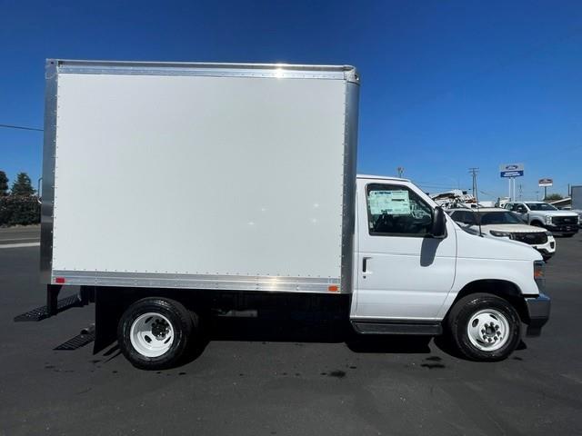 2027 Ford E-350-4