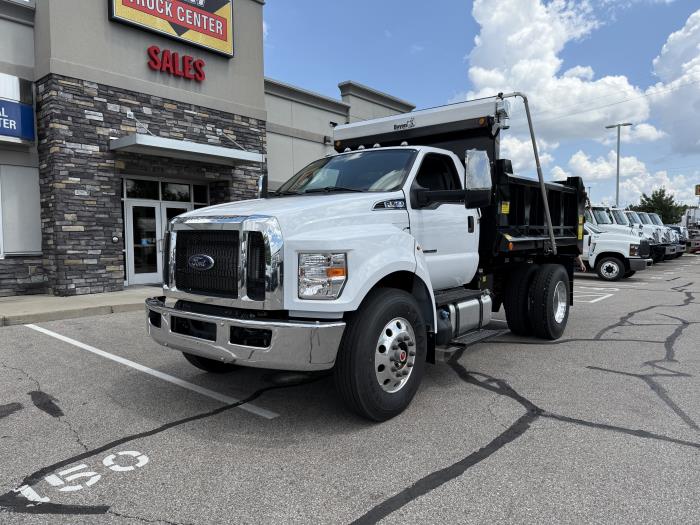 2027 Ford F-750 in Cincinnati, OH — photo 3
