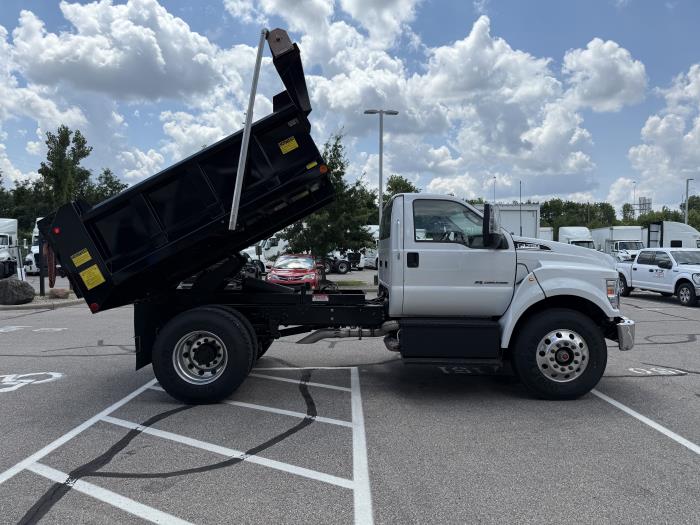 2027 Ford F-750-15