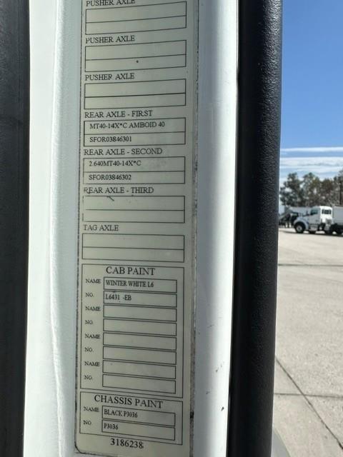 2017 Volvo VNL 300 — photo 4