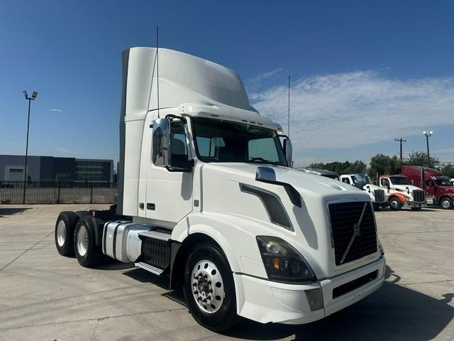 2017 Volvo VNL300-12