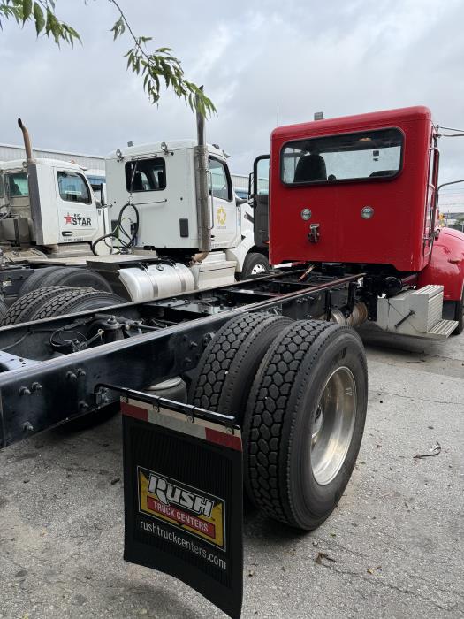 2020 Peterbilt 337-5