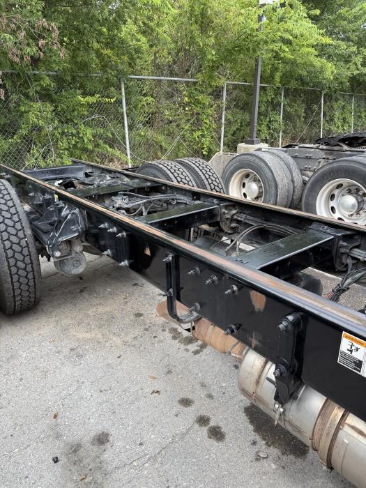 2020 Peterbilt 337-6