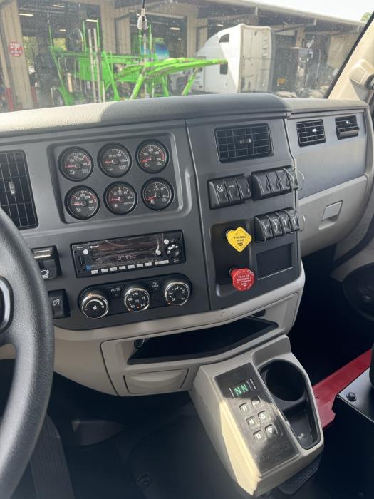 2027 Peterbilt 567-14