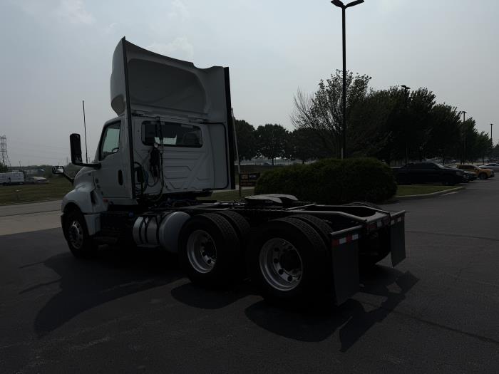 2027 International LT625-5
