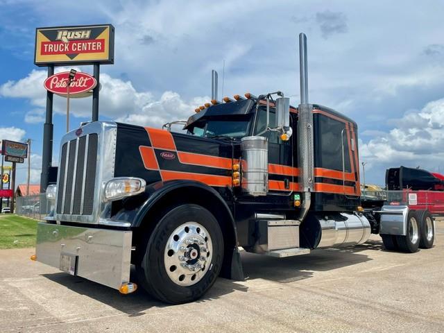 2022 Peterbilt 389-0