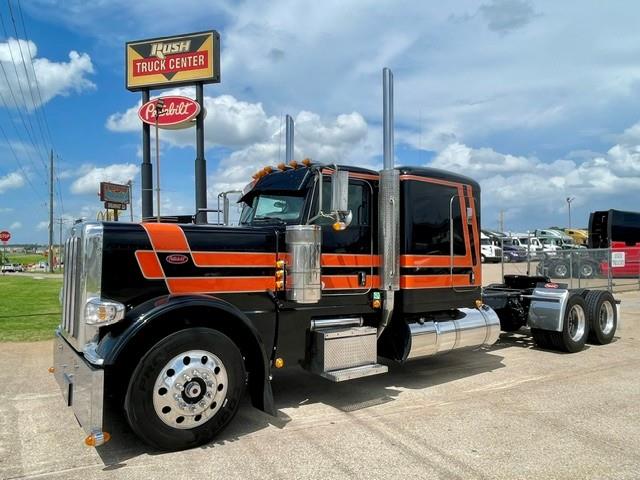 2022 Peterbilt 389-1