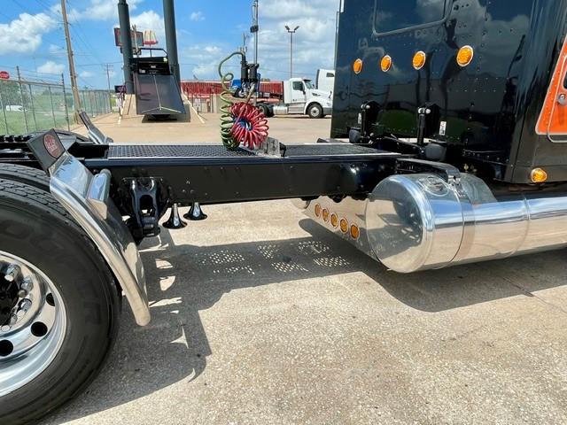 2022 Peterbilt 389-10
