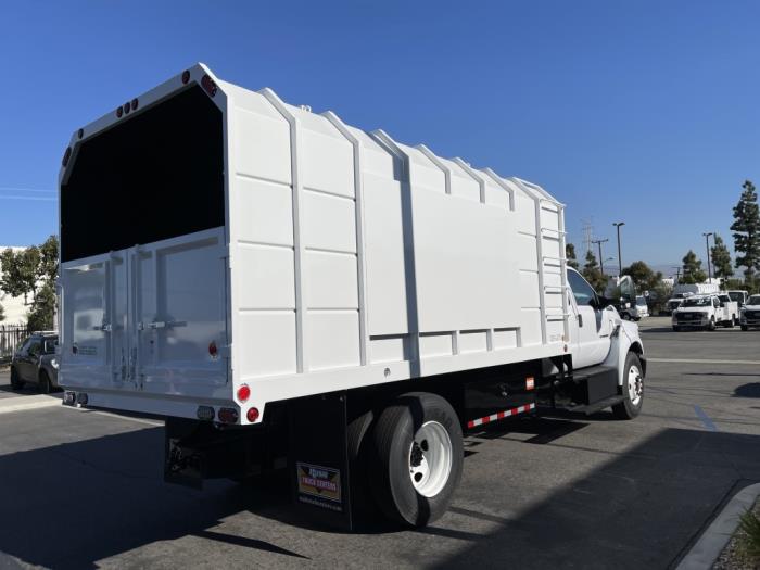 2027 Ford F-750 — photo 4