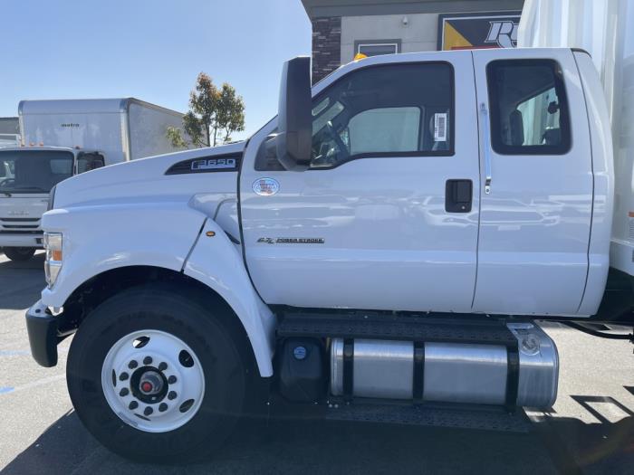 2027 Ford F-750-11