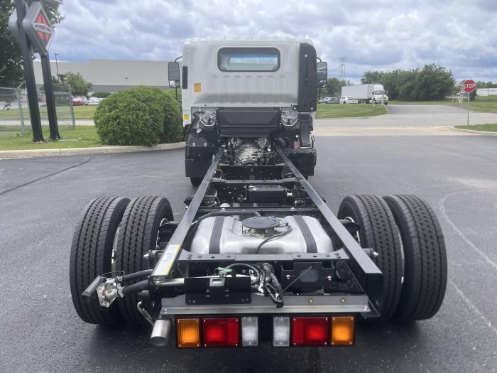 2026 Isuzu NPR-HD-6