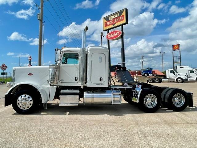 2024 Peterbilt 389-2
