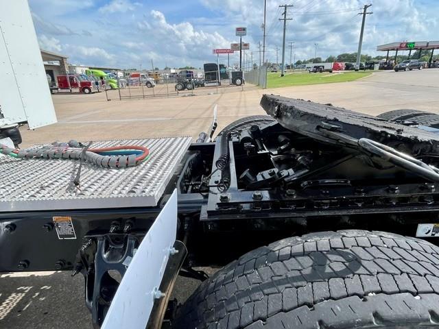 2024 Peterbilt 389-5