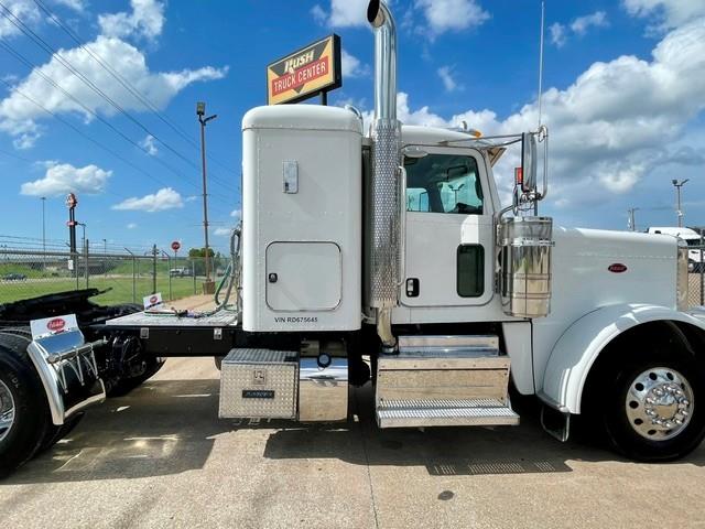 2024 Peterbilt 389-10