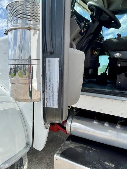 2024 Peterbilt 389-13