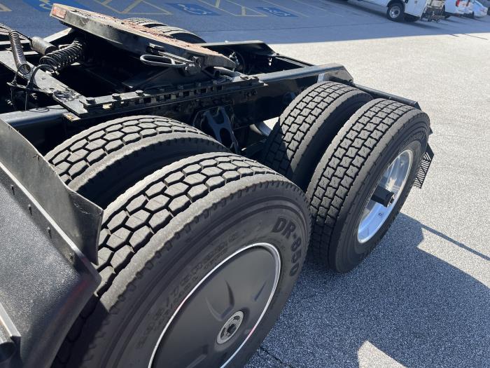 2022 Kenworth T680-8