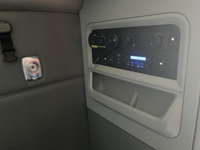 2022 Kenworth T680-17