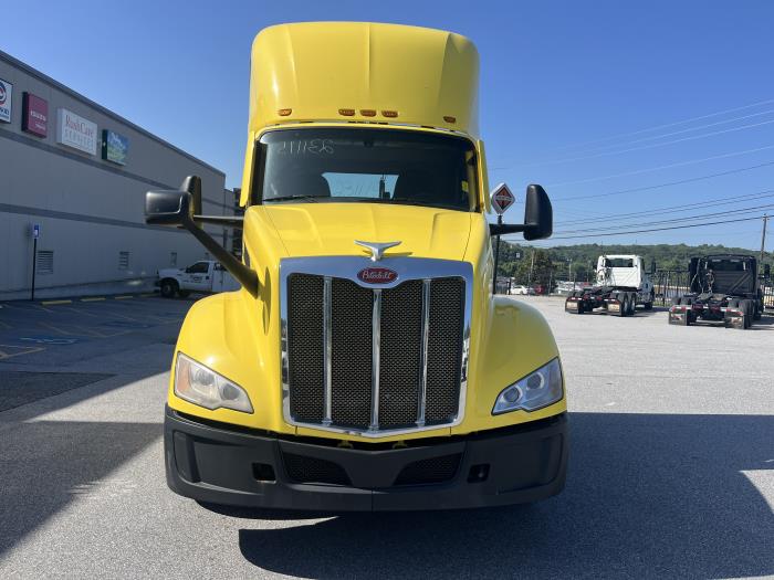 2023 Peterbilt 579-1
