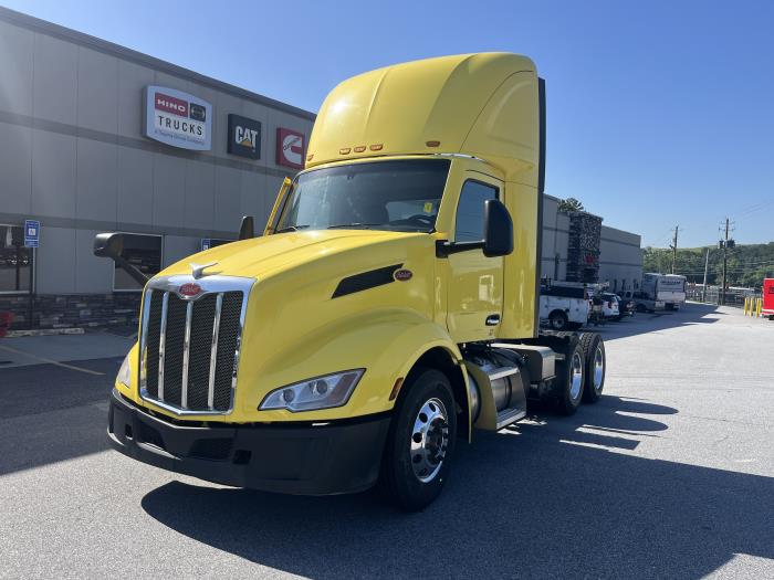 2023 Peterbilt 579-0