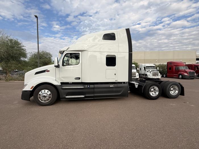 2023 Peterbilt 579-1