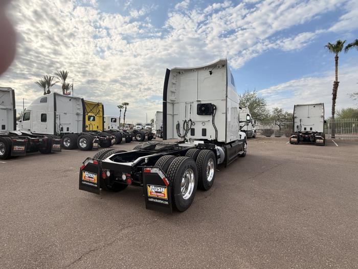 2023 Peterbilt 579-4