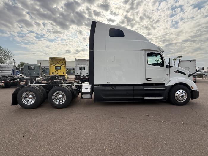 2023 Peterbilt 579-5