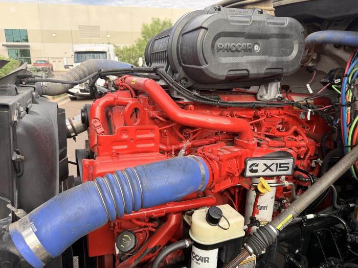 2023 Peterbilt 579-8