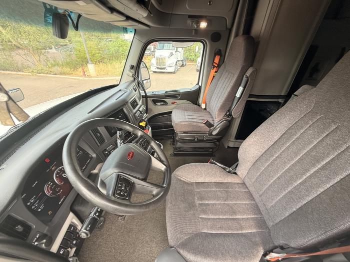 2023 Peterbilt 579-9