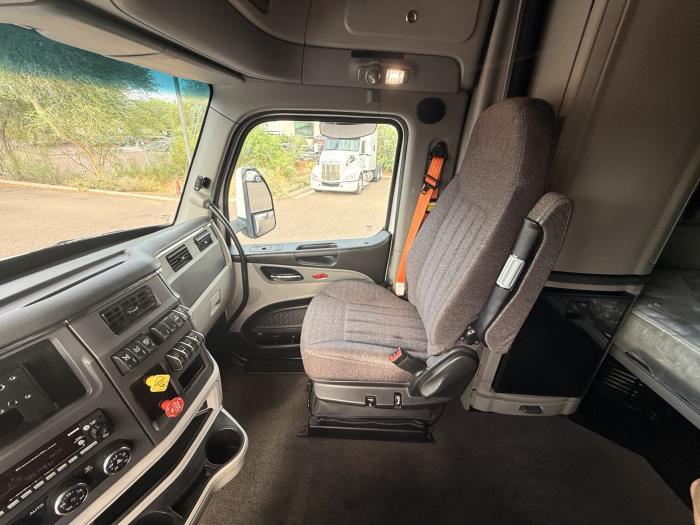 2023 Peterbilt 579-12