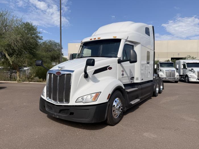2022 Peterbilt 579-0