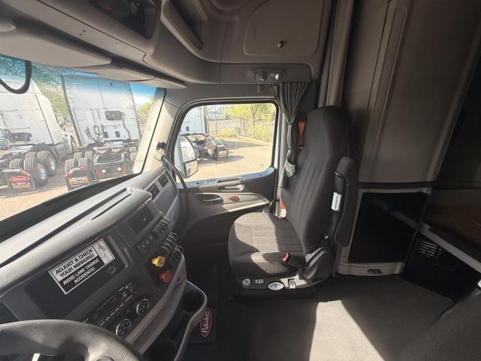 2022 Peterbilt 579-12
