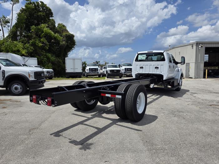 2027 Ford F-750-5