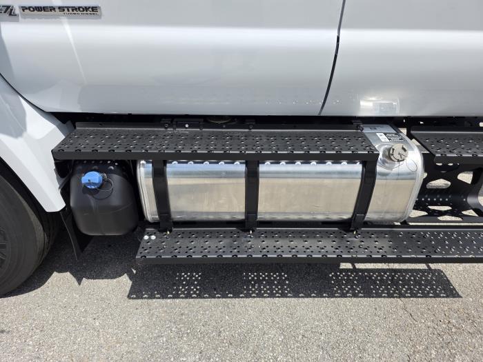 2027 Ford F-750-10