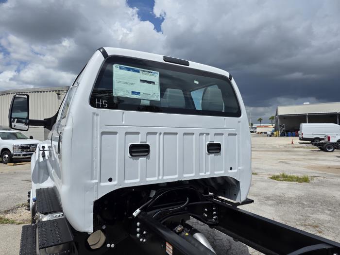2027 Ford F-750-19